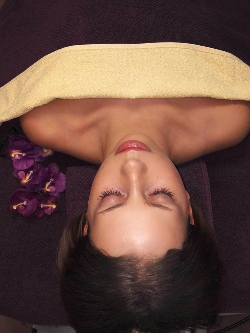 Puhdistava ja energisoiva hoitopaketti kasvot & keho 75 min | Helsinki