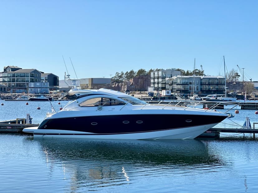 Kahden tunnin tapahtumaristeily Helsingin saaristoon (6 hlö) | Helsinki