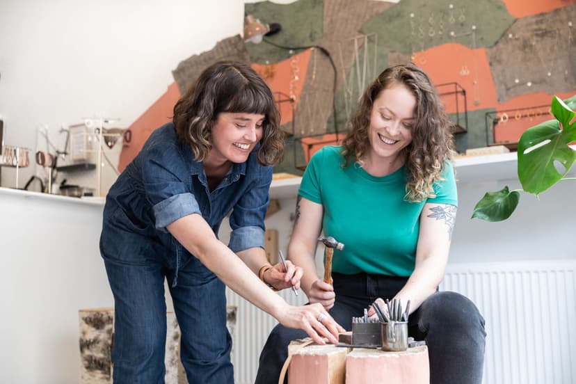 Hopeakorutyöpaja kahdelle | Helsinki