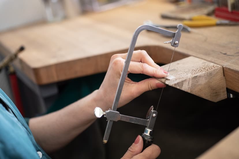 Hopeakorutyöpaja neljälle | Helsinki 