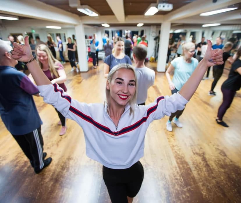 Salsa tai Bachata -ryhmätunti - Salsa Academy | Helsinki