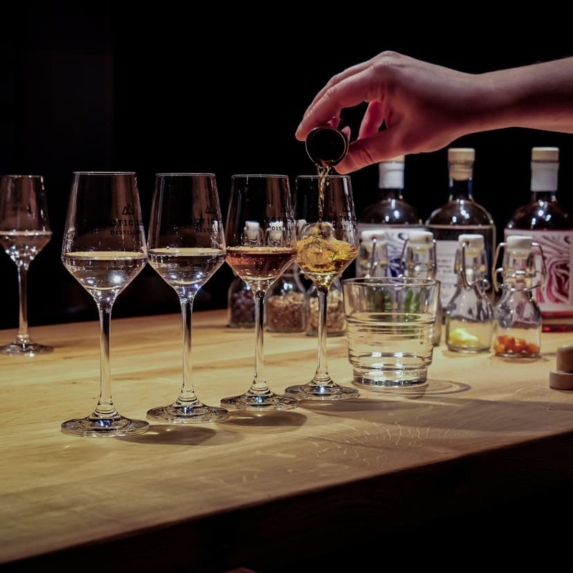 Tislaamokierros & tasting kahdelle | Helsinki