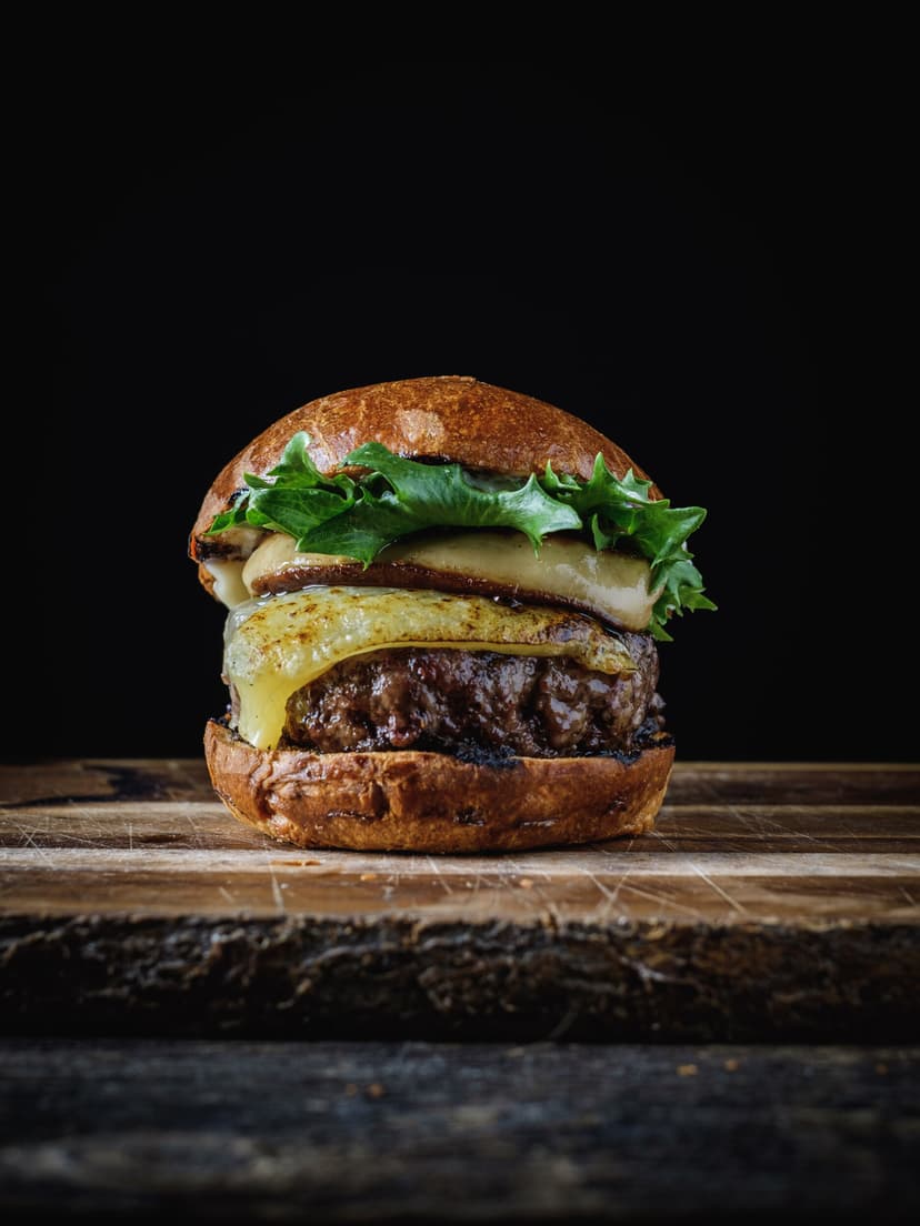 Ruokaelämys Burgers & Wine -ravintolassa 100€ | Helsinki