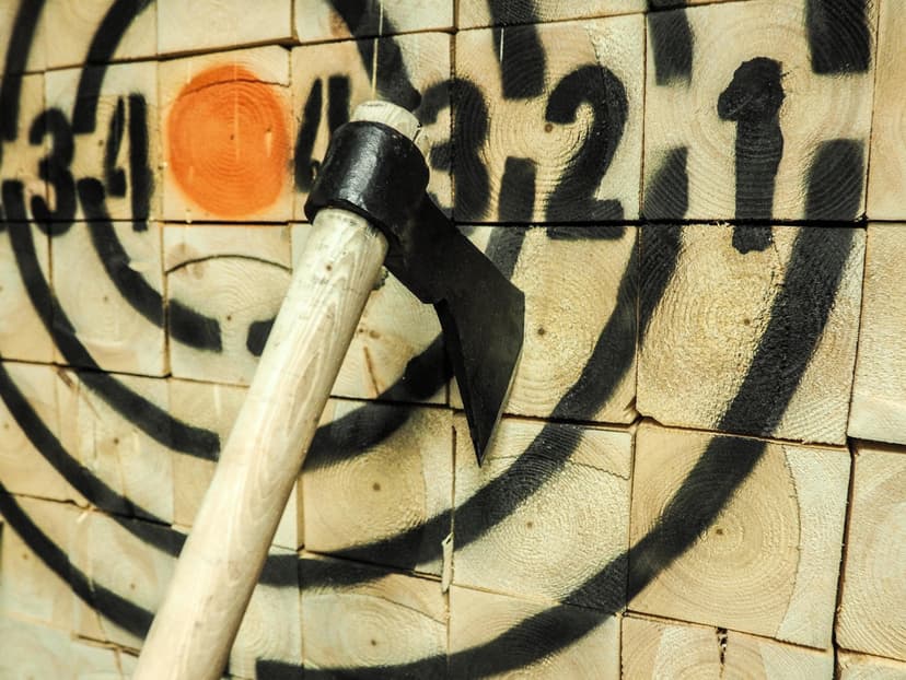 Kirveen- ja veitsenheitto (4 hlö) | Kuopio