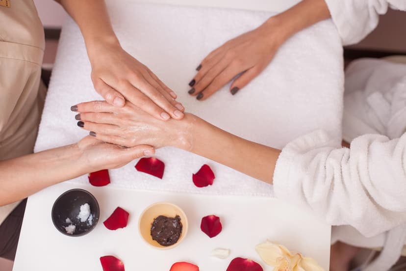 Kynsien geelilakkaus | Espoo