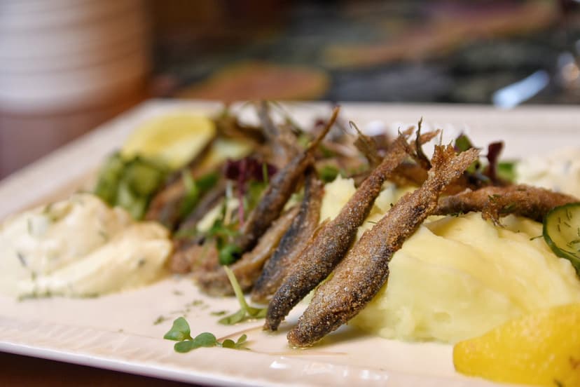 Perinteikäs illallinen Ravintola Weeruskassa - 200 € lahjakortti | Helsinki